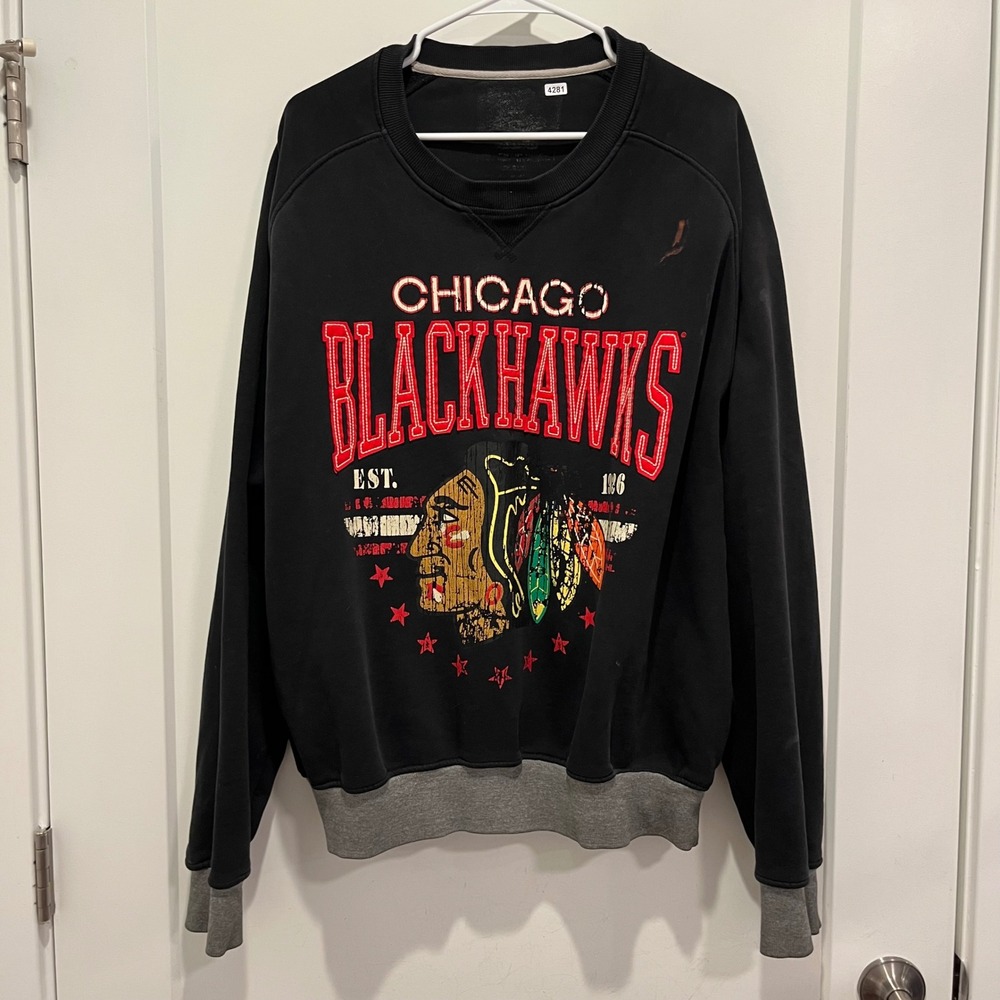 Chicago Blackhawks NHL Crewneck Sweatshirt Black Gray Distressed Graphic Mens XL